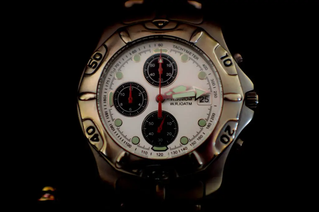 Quartz chronograph watch